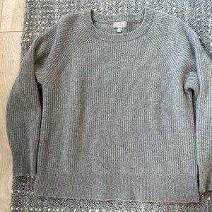 J. Crew 100% cashmere Classic Gray ribbed Crew Neck Sweater excellent cond sz M